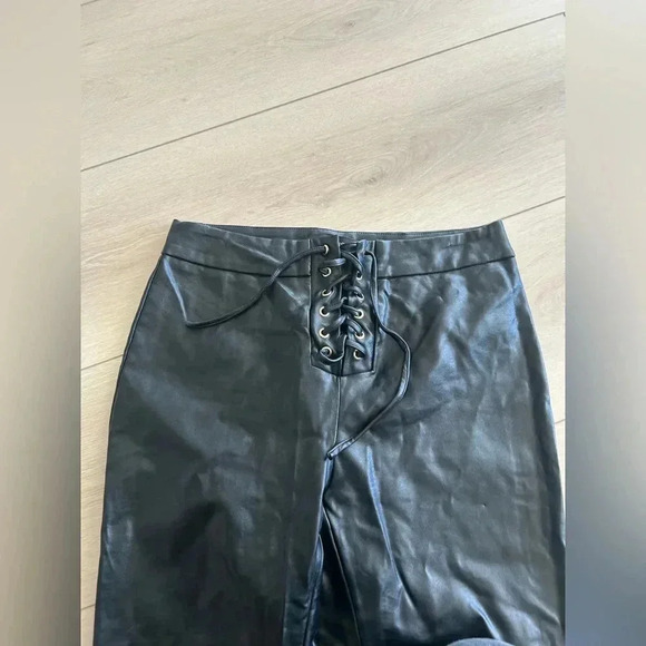 Kittenish Black Vegan Leather Lace Tie Front Pants Size Large Excellent Conditio - Picture 3 of 8